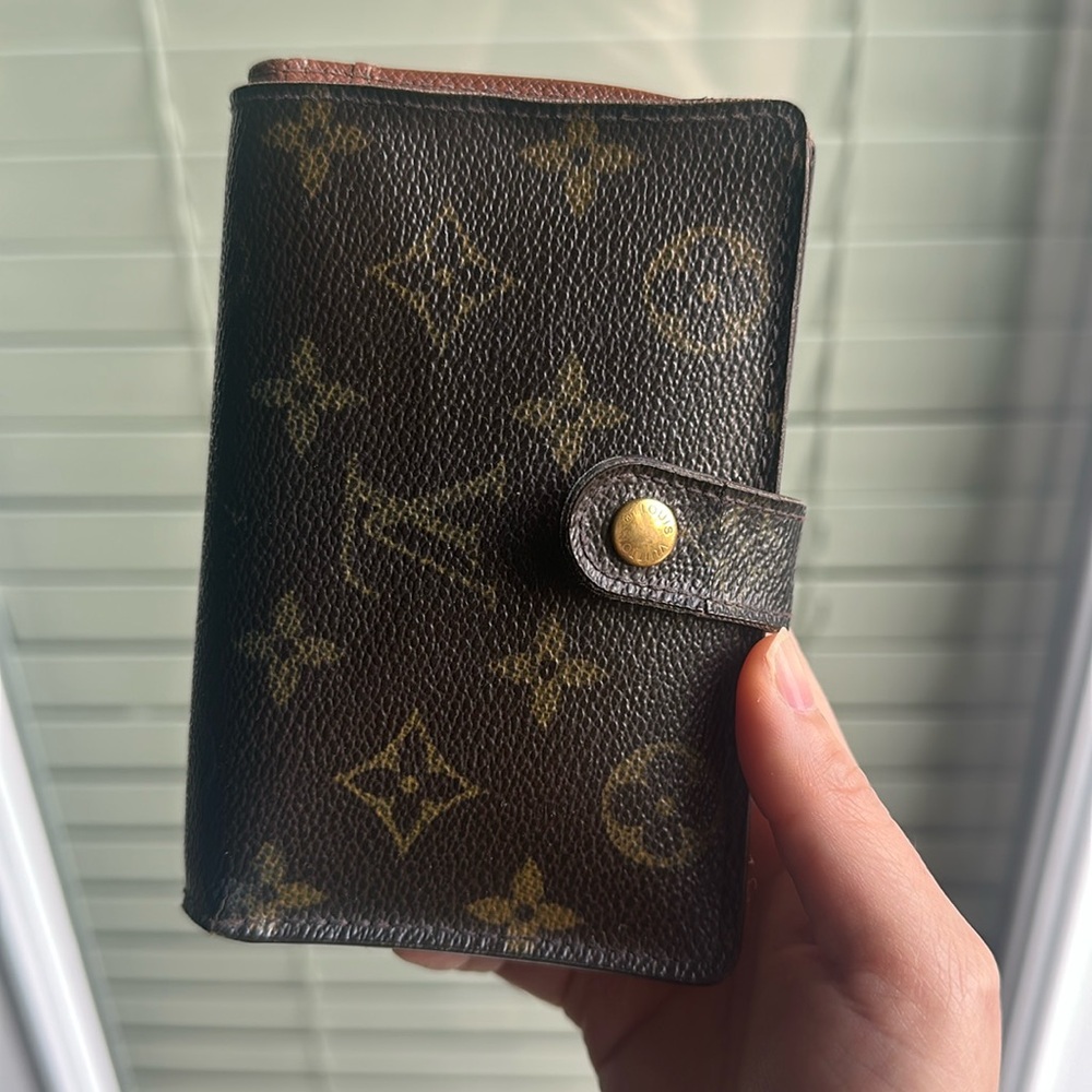 Louis Vuitton Kisslock Bifold Wallet